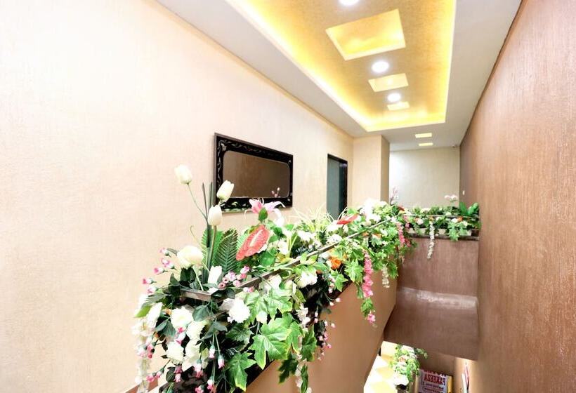 هتل Pakeeza By Oyo Rooms