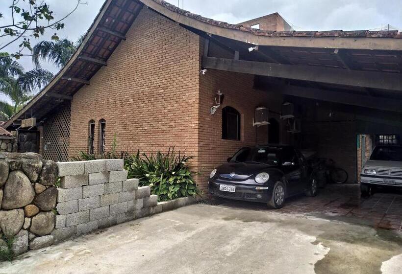 هتل Pousada Na Praia Ubatuba