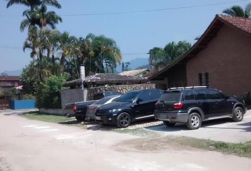 هتل Pousada Na Praia Ubatuba