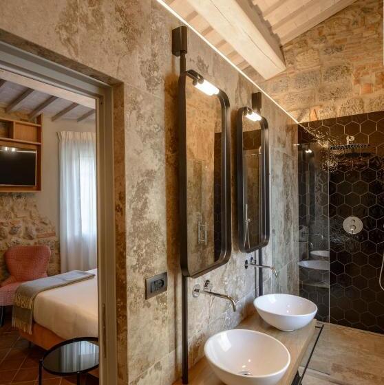 فندق ريفى Locanda Dei Logi