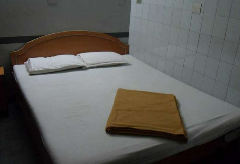 فندق Sahyadree Lodging