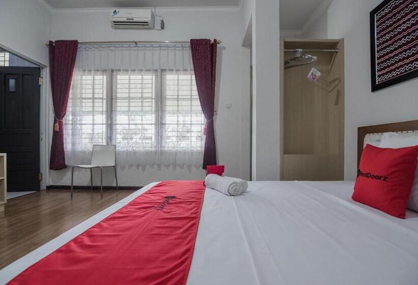 پانسیون Reddoorz Syariah Plus @ Banjarbaru