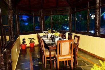 استراحتگاه Sunita Corbett Retreat By Opensky