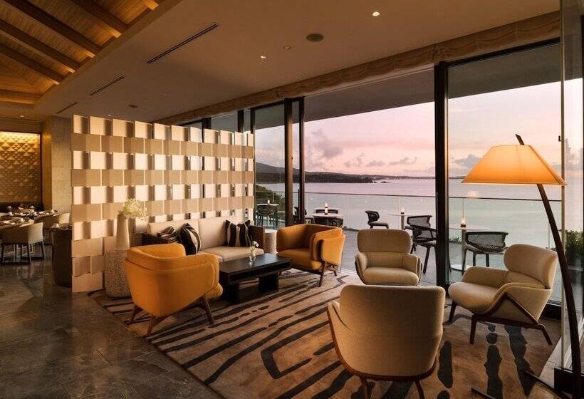 בית מלון כפרי Halekulani Okinawa