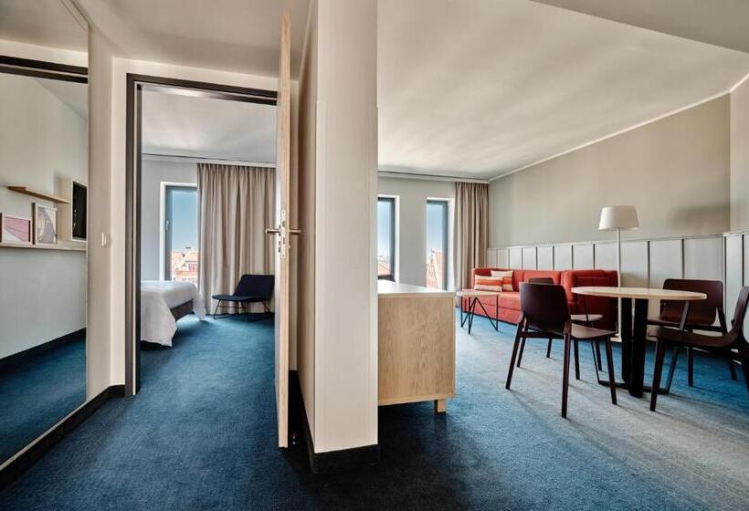 בית מלון כפרי Holiday Inn Gdansk   City Centre, An Ihg