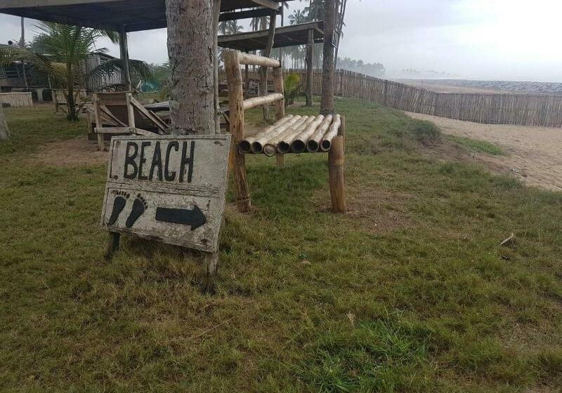 Отель Stumble Inn Eco Lodge