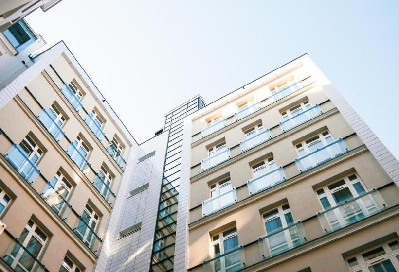No.4 Residence