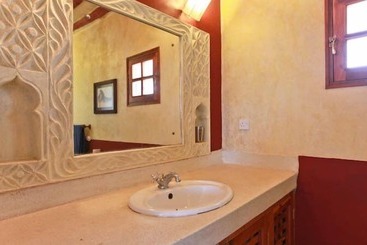 مسافرخانه Cestlavie Resort And Spa