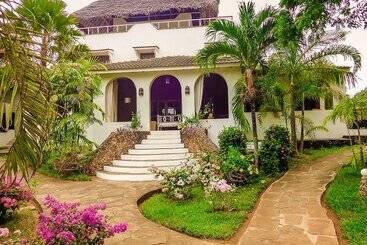 مسافرخانه Cestlavie Resort And Spa