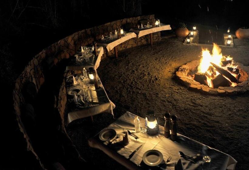 Отель Esiweni Luxury Safari Lodge