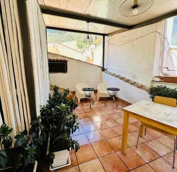 تختخواب و صبحانه Casa Lilla