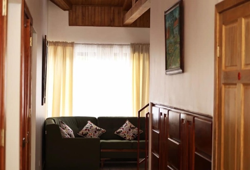 مسافرخانه Whitehouse Bed And Breakfast