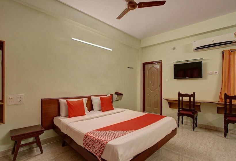 هتل Radhakrishna By Oyo Rooms