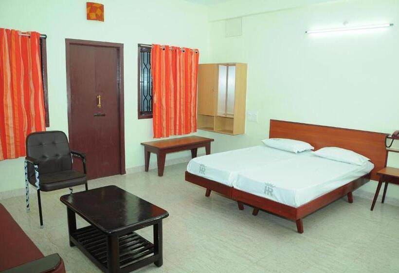 هتل Radhakrishna By Oyo Rooms