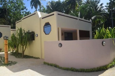 هتل Sunset Bay Villas Siargao