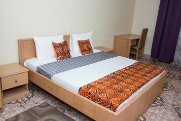 تختخواب و صبحانه Jayliz Lodge Tema