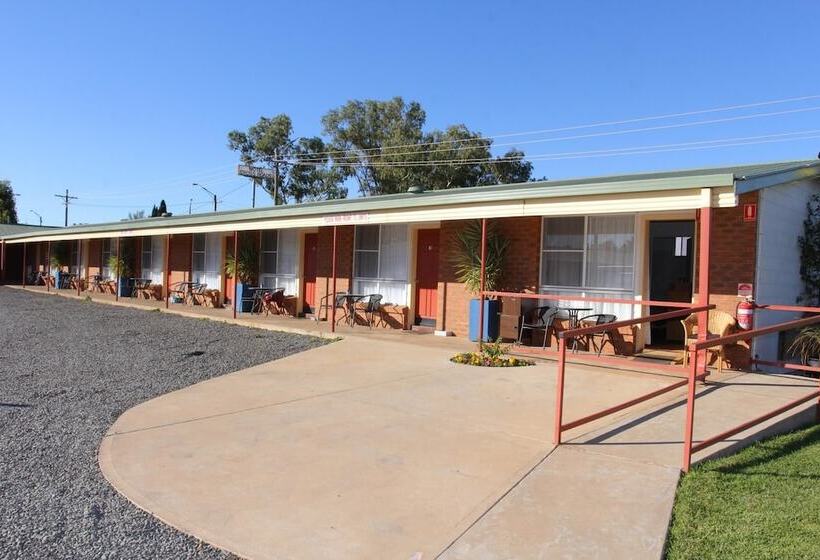 Cross Roads Motel