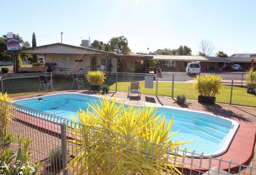 Cross Roads Motel