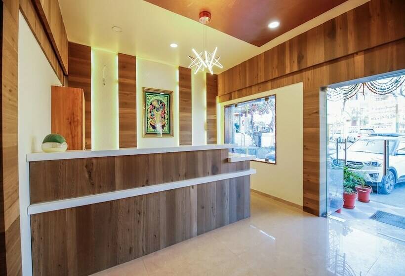 فندق Metro By Oyo Rooms