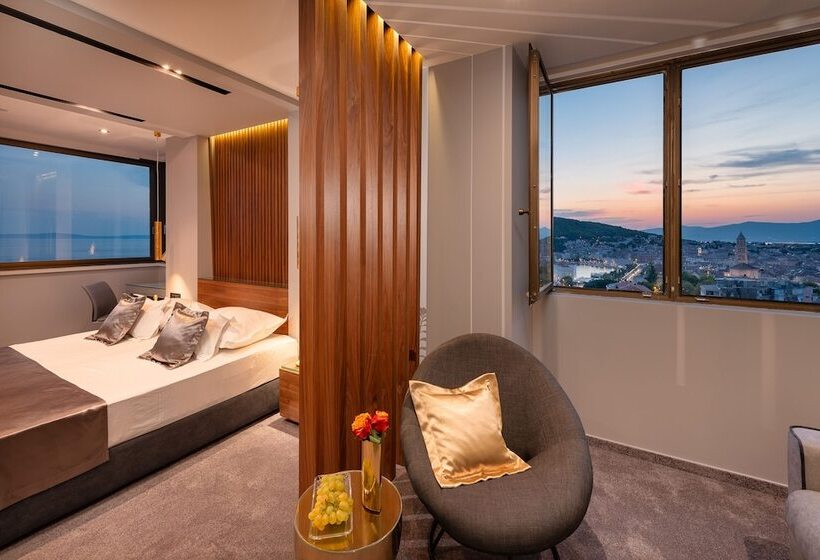 پانسیون Royal Suitessky