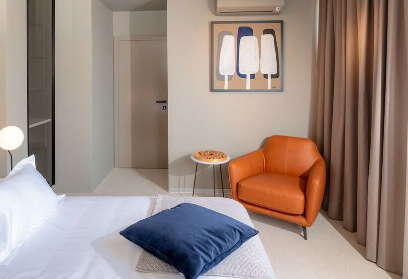 پانسیون Royal Suitessky