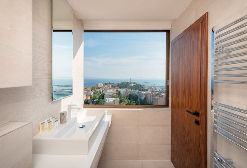 پانسیون Royal Suitessky