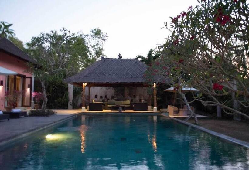 تختخواب و صبحانه Villa Pasraman Baghawan
