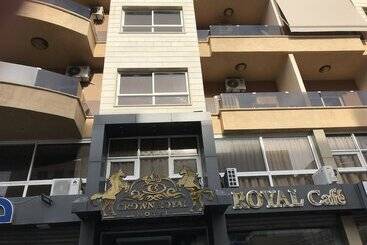 Crown Royal Hotel Tyr