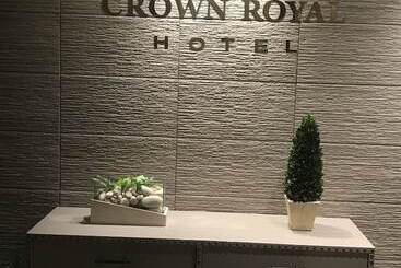 Crown Royal Hotel Tyr