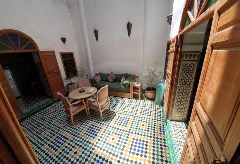 پانسیون Dar Houdou