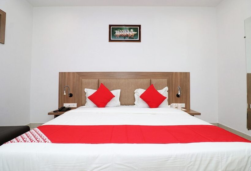 هتل 4 Season By Oyo Rooms
