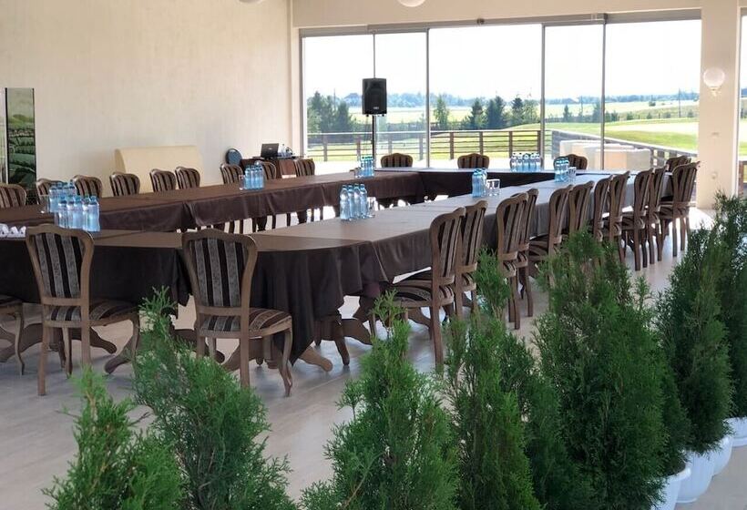 هتل Dmitrov Golf Resort