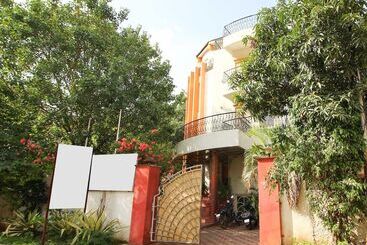 ホテル Hallmark Begumpet By Oyo Rooms