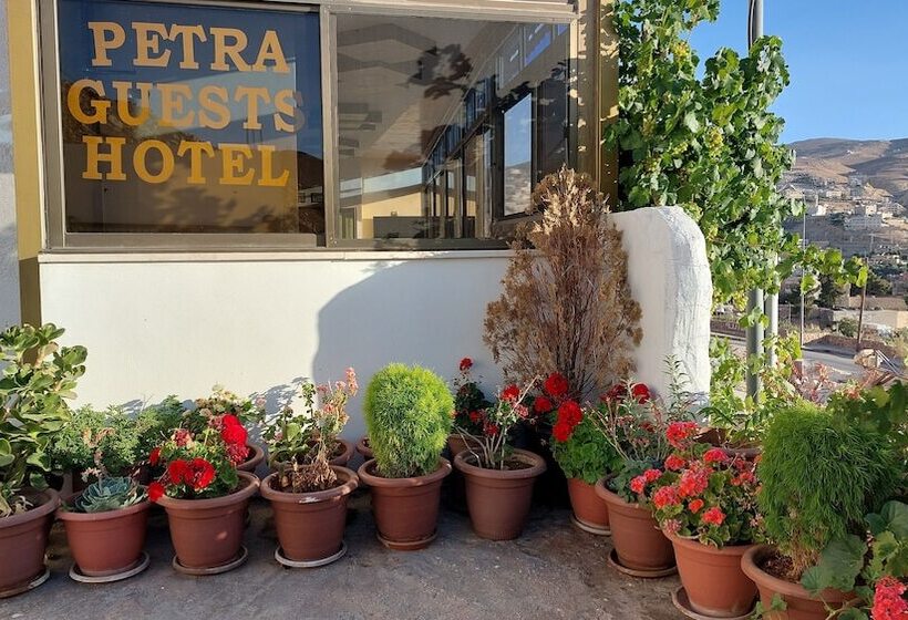 هتل Petra Guests