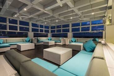 هتل Stonehill Suites