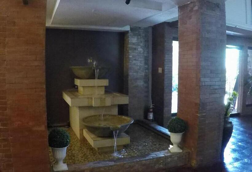 ホテル The Palacio De Laoag