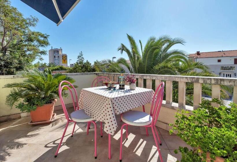 پانسیون Apartments Dany