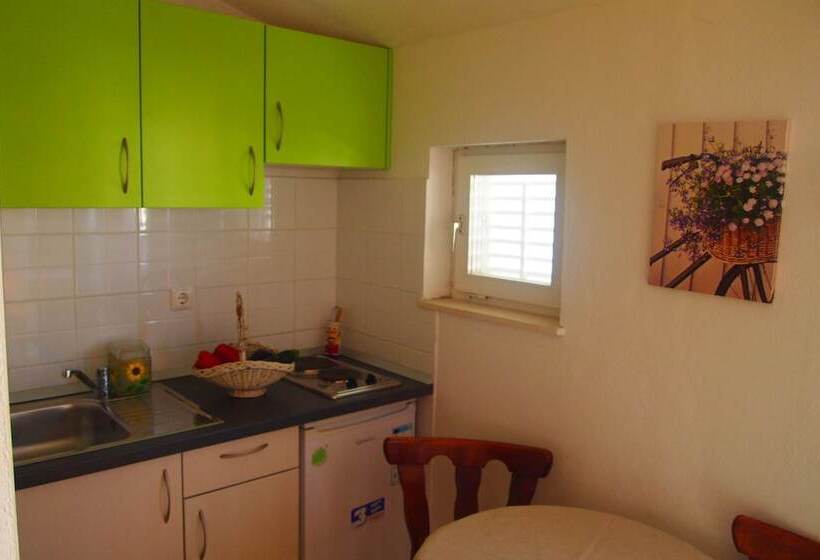 پانسیون Apartments Dany