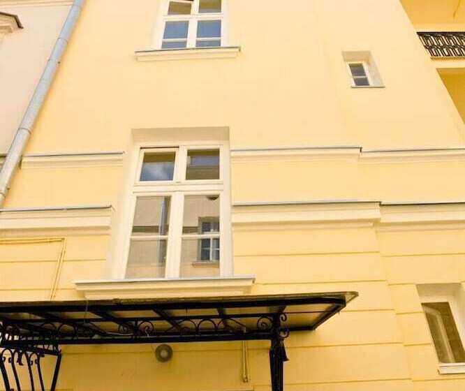 پانسیون Hoża Apartments And Rooms