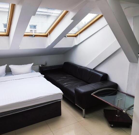 پانسیون Hoża Apartments And Rooms