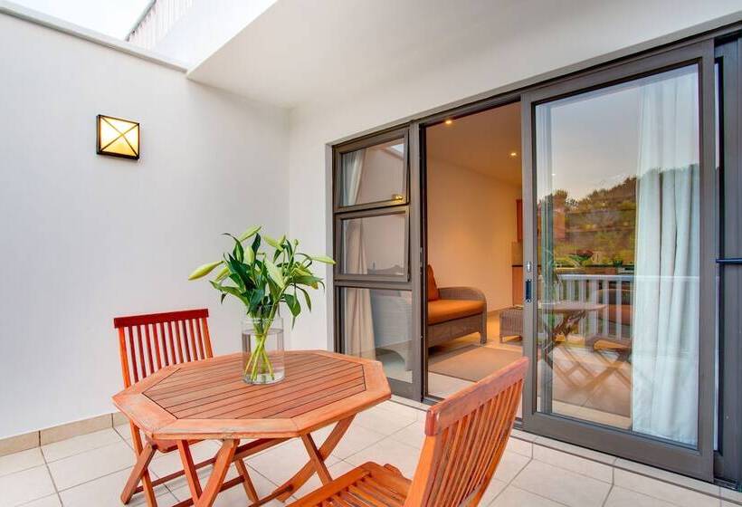 پانسیون Limoni Luxury Suites