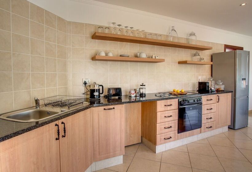 پانسیون Limoni Luxury Suites