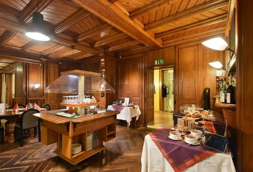 ホテル Hôtel De L Aigle