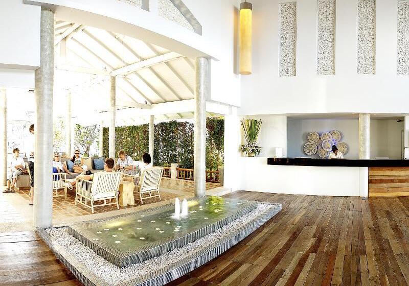 استراحتگاه Ramada By Wyndham Phuket Southsea