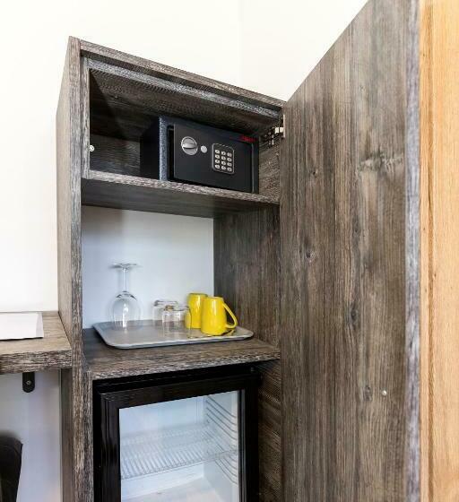 پانسیون Apinelo Tower Rooms