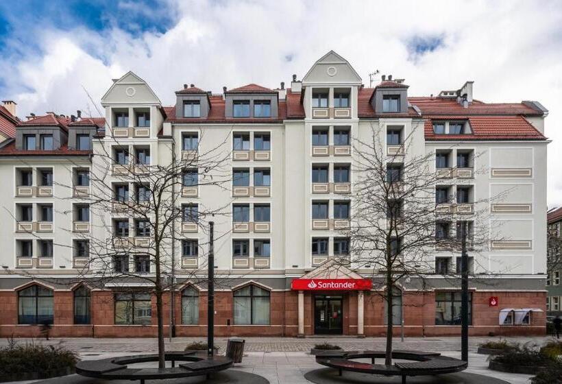 Q19 Apartments Rynek