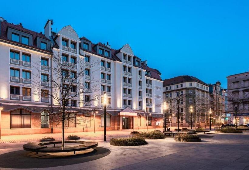 Q19 Apartments Rynek