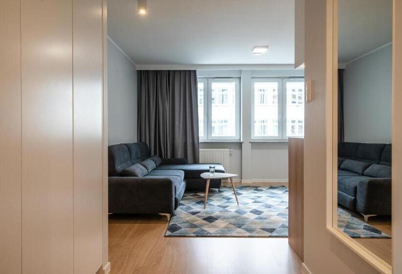Q19 Apartments Rynek