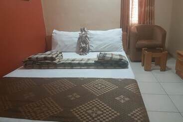 هتل Hallmark Suites   Abeokuta