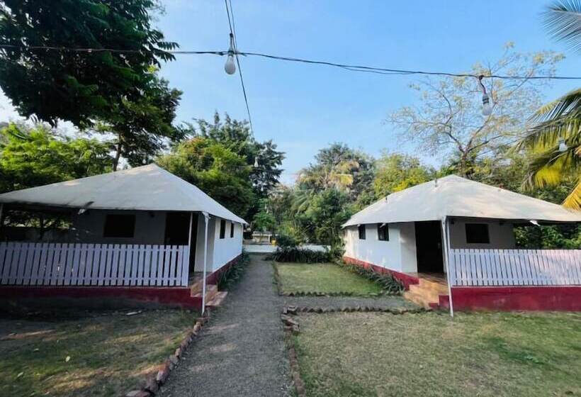 فندق Hiranya Resorts